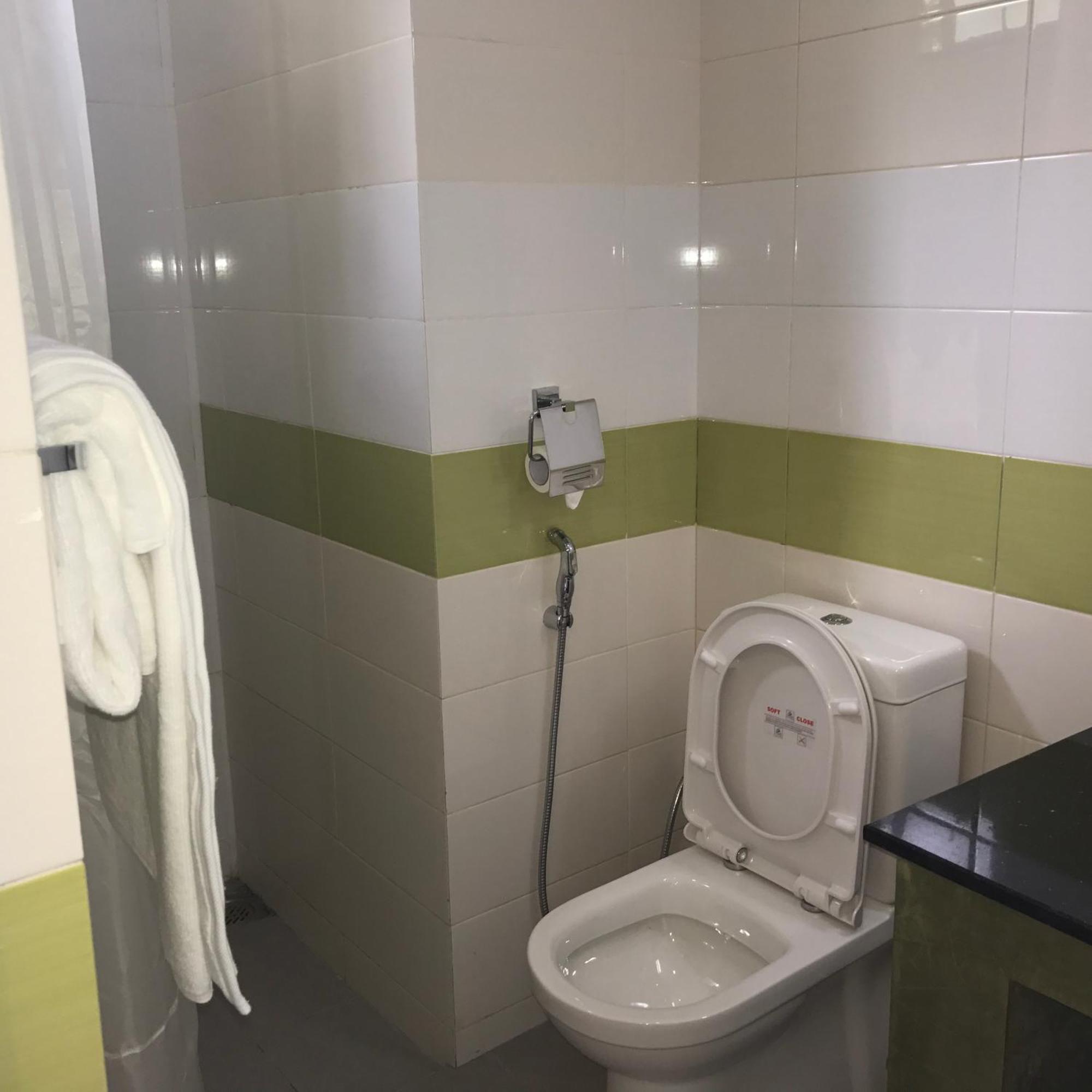Saninro Hotel - Ragama Extérieur photo