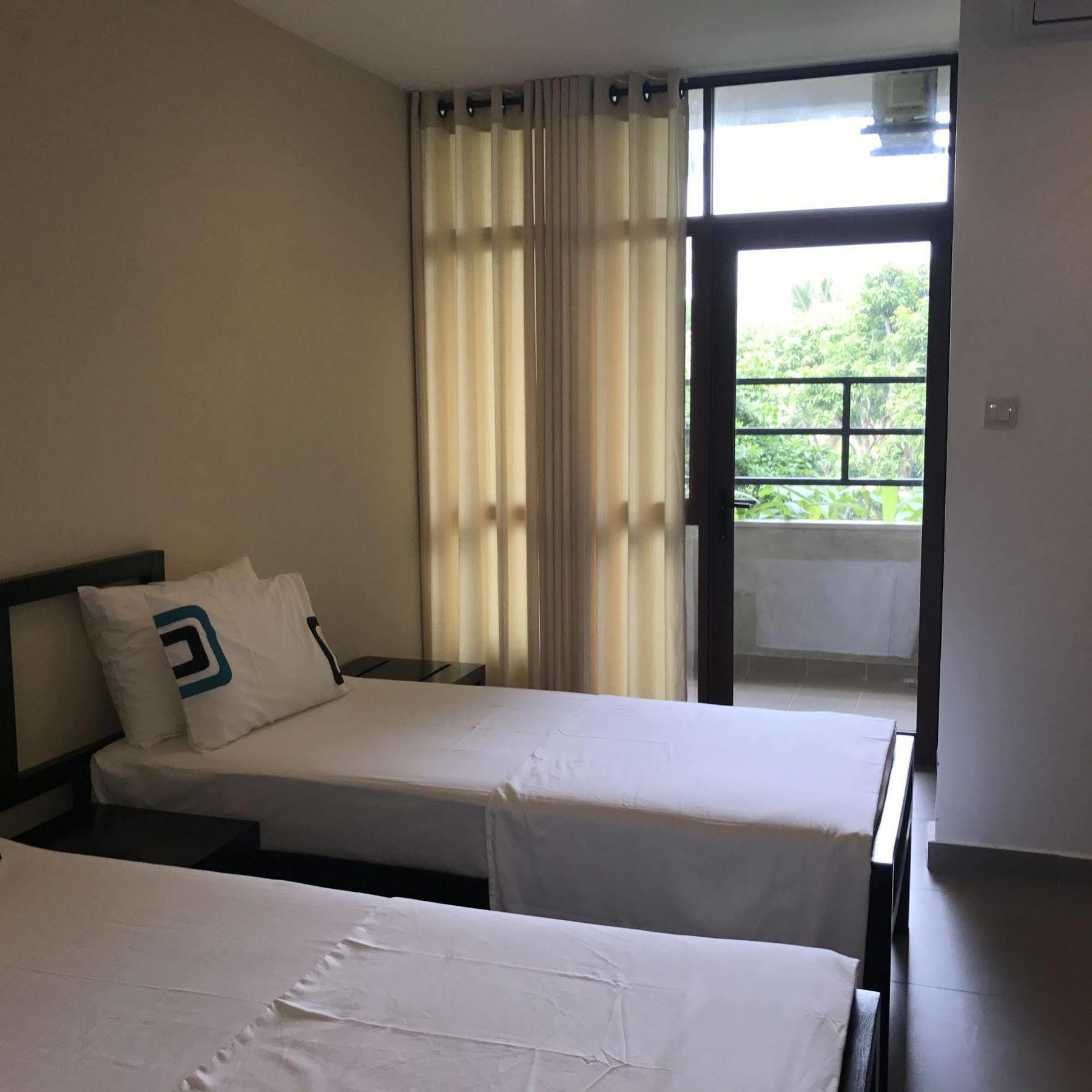 Saninro Hotel - Ragama Extérieur photo