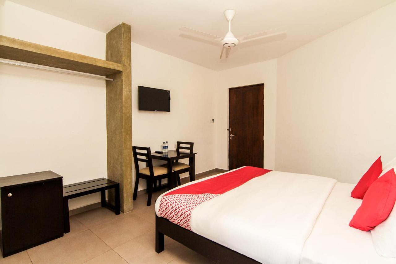 Saninro Hotel - Ragama Chambre photo