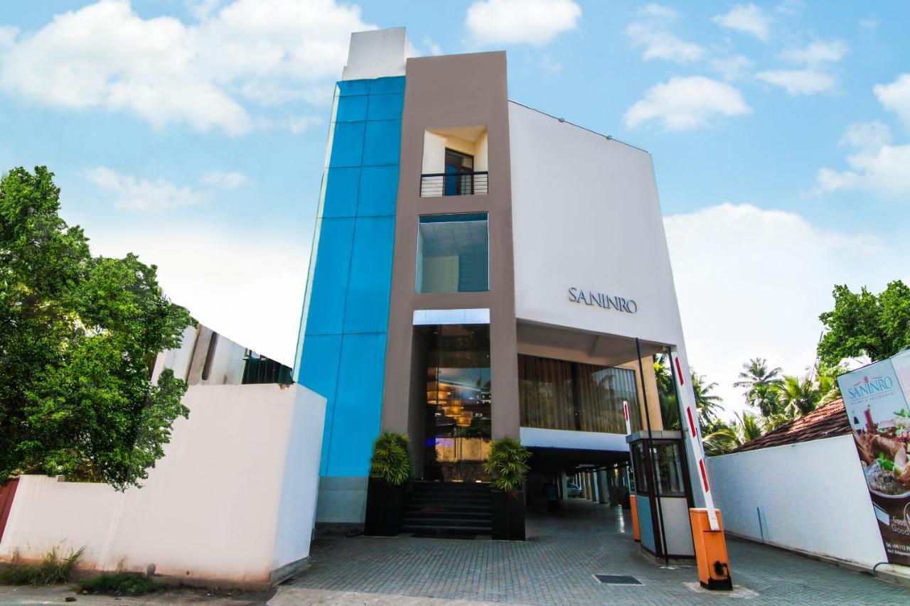 Saninro Hotel - Ragama Extérieur photo