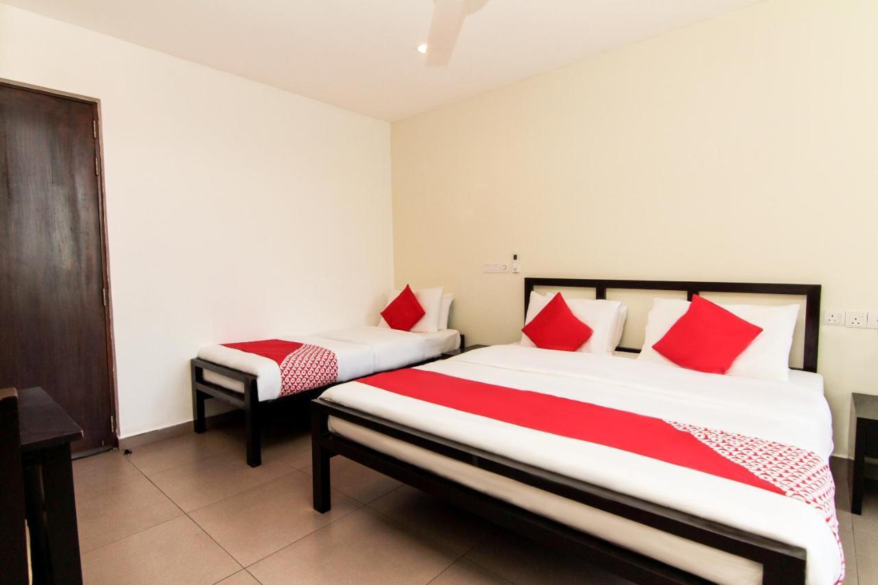 Saninro Hotel - Ragama Extérieur photo