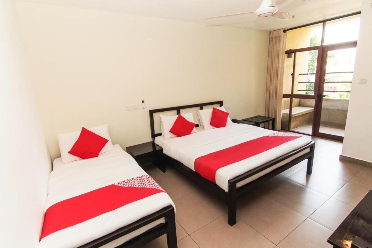 Saninro Hotel - Ragama Extérieur photo