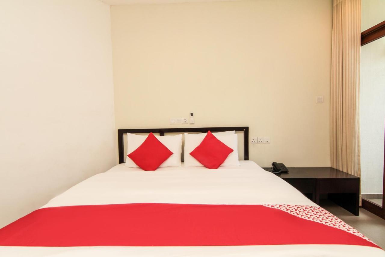 Saninro Hotel - Ragama Extérieur photo